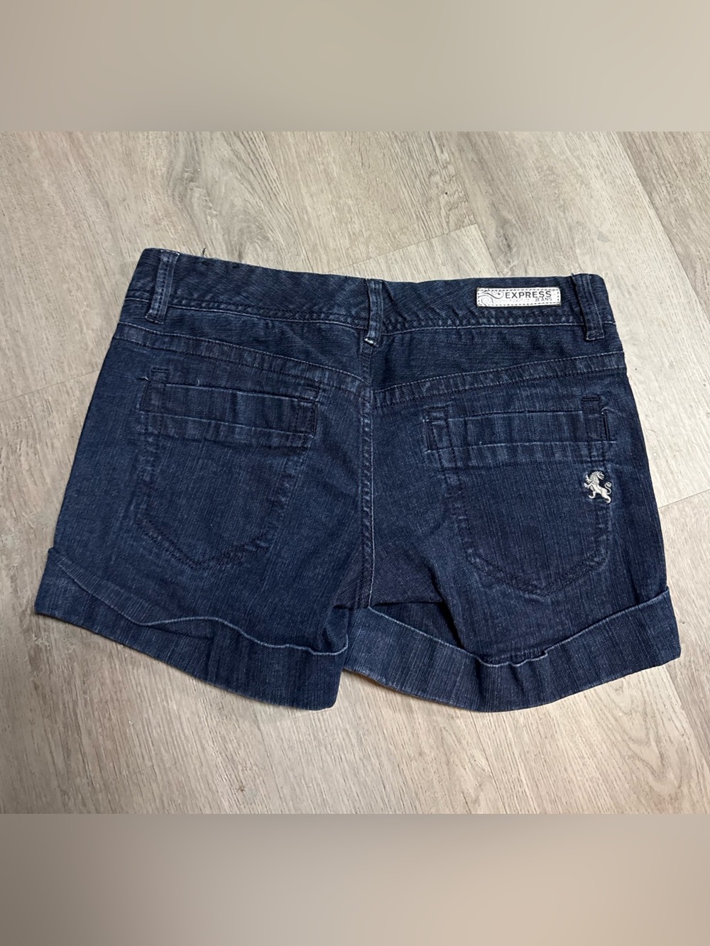 •EXPRESS• DENIM SHORTS - Picture 5 of 6